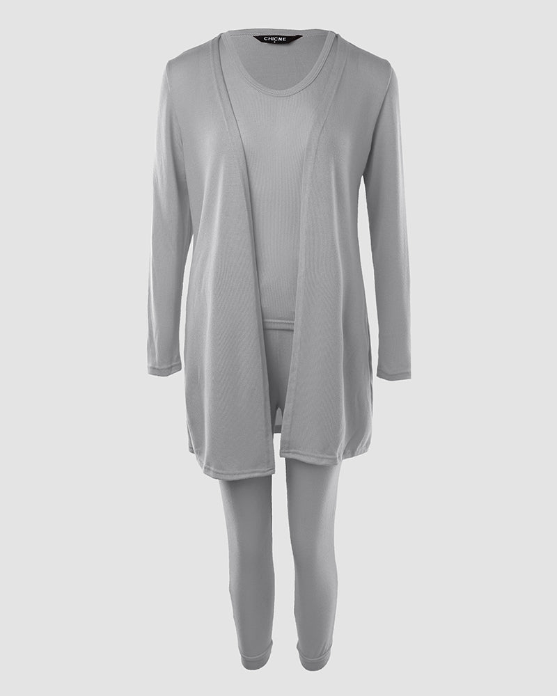 Light gray tank top, long sleeve coat, and pants compose this casual three-piece lounge set.