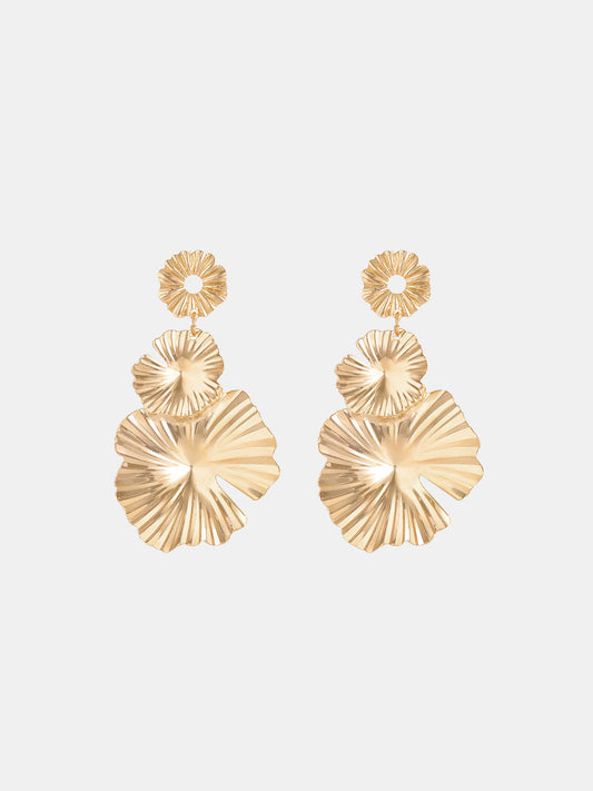 Petal-Inspired Layered Earrings: Delicate Floral Fashion Statement